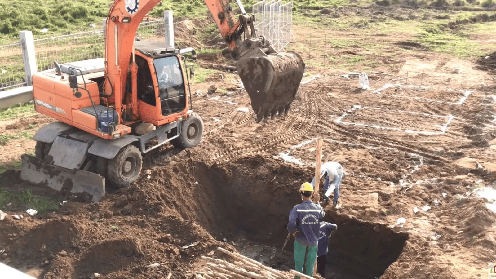 Thi công đóng cọc, ổn định nền móng giá rẻ